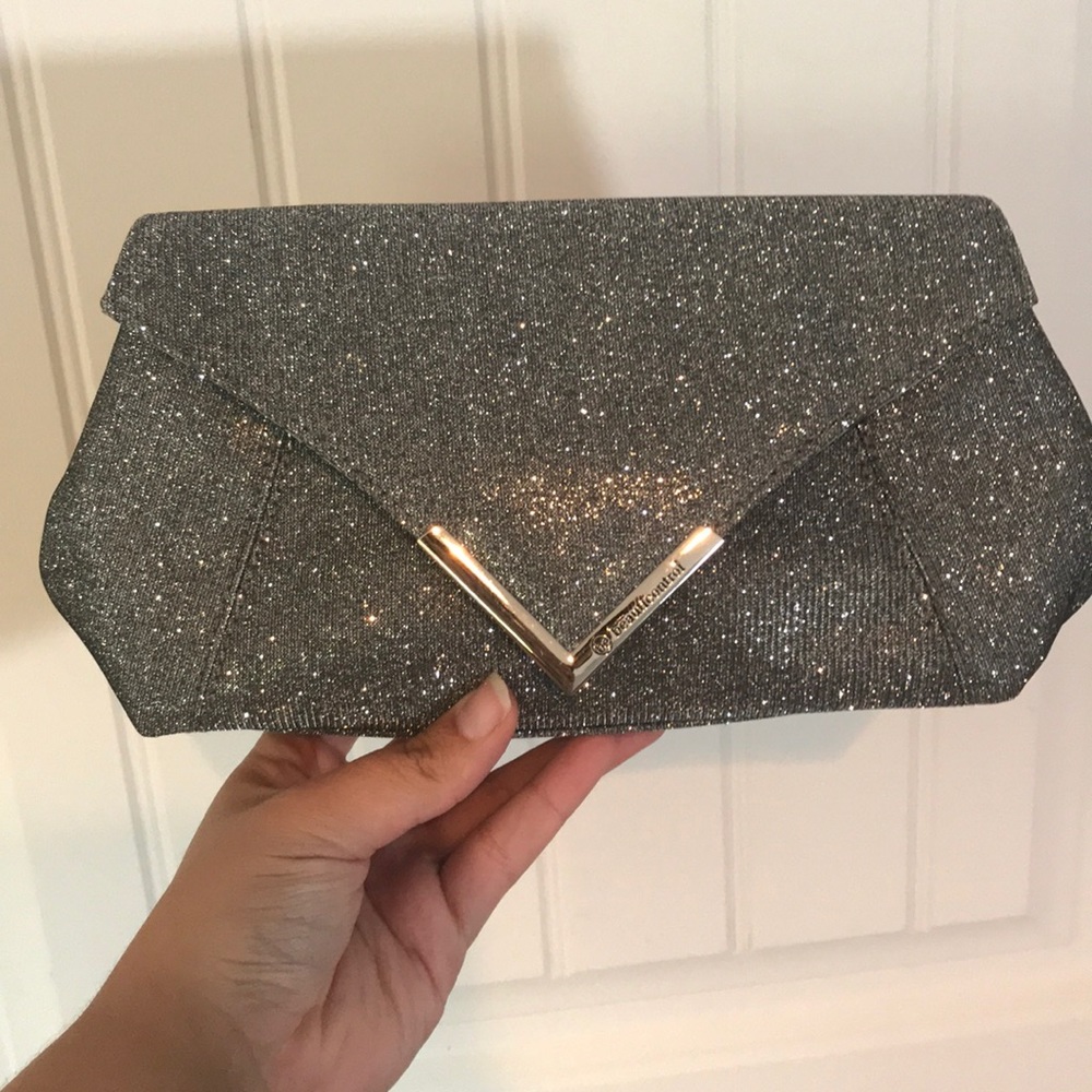 Silver clutch